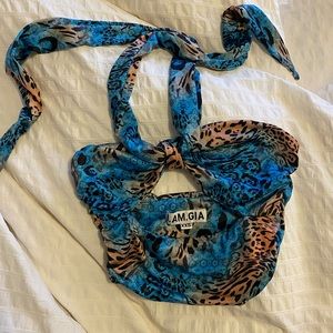 I am Gia Isabella top in blue leopard print